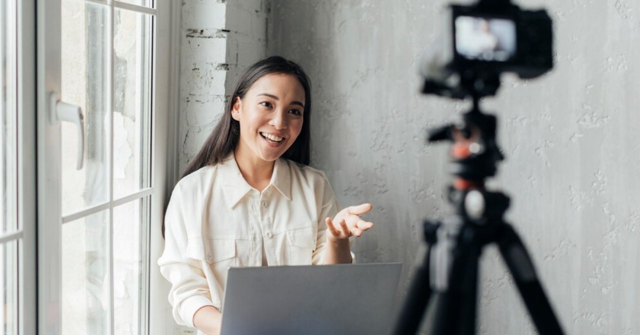 Influencer collaborating on Instagram campaign